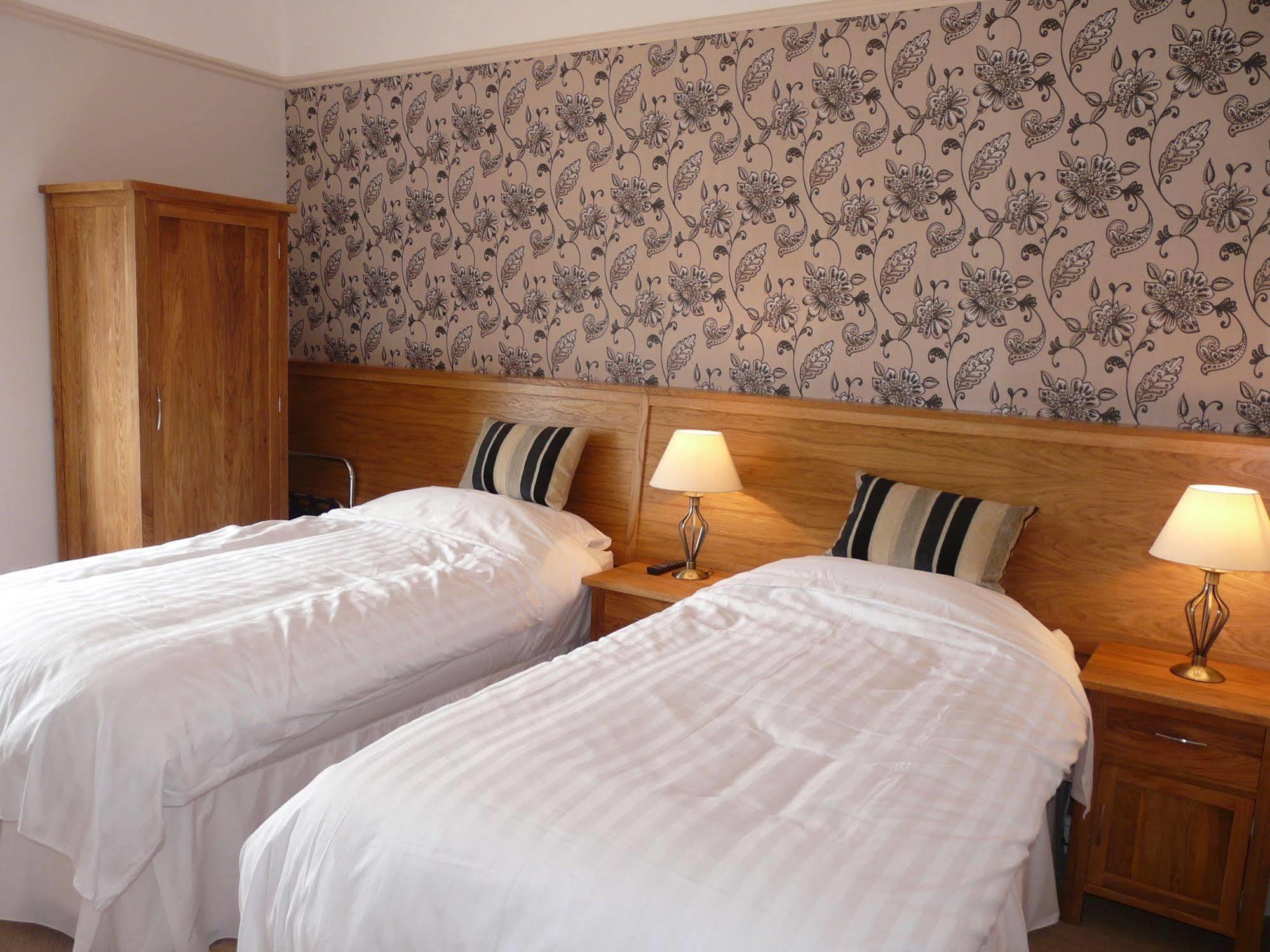 Priory Hotel 3*